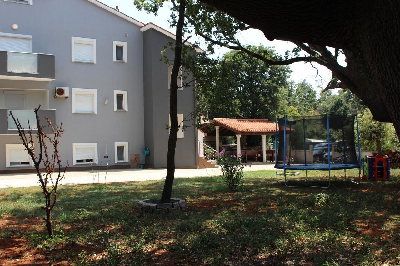 Apartments Barbic Медулин Екстер'єр фото